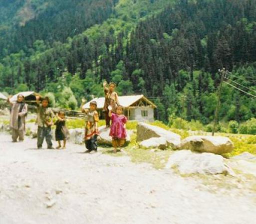 Barn i Kashmir.