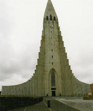 Hallgrimskirkja är Reykjaviks främsta landmärke.