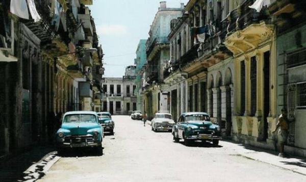 Gatubild från Havanna.